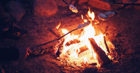 Featured Image Novel Suspects Campfire